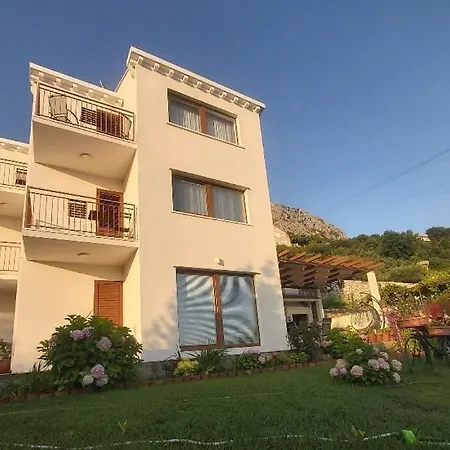 Pergola-apartment Toni Apartament *