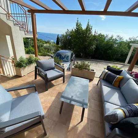 Pergola-apartment Toni * Mlini