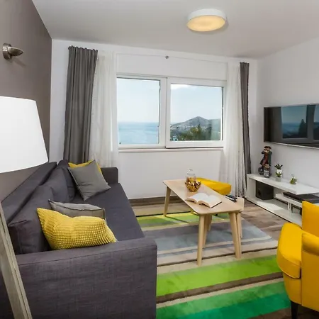 Pergola-apartment Toni * Mlini