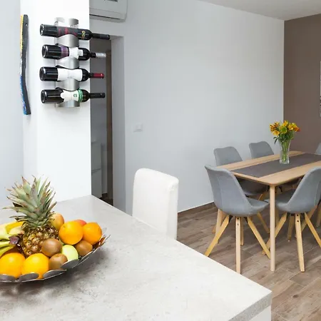 Pergola-apartment Toni