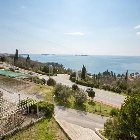 Apartment Pergola-apartment Toni *