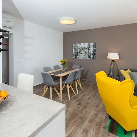 Pergola-apartment Toni Mlini