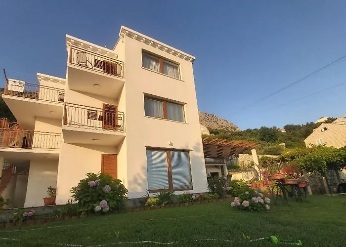 Pergola-apartment Toni アパート *